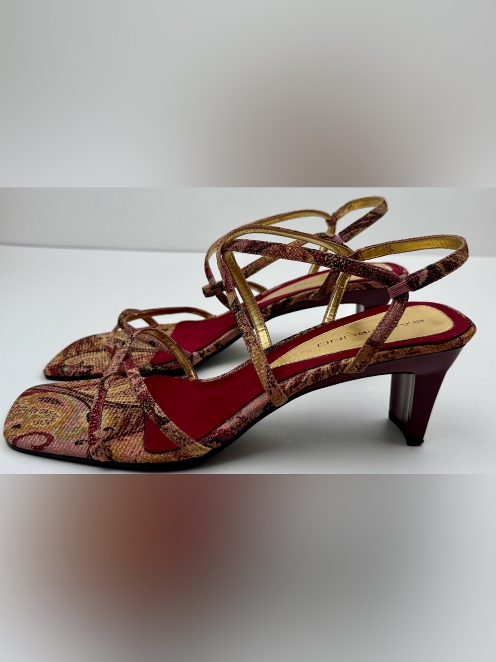 Bandolino brocade fabric ‘Dobex’ sling back heels. Size 8.5 M - Picture 4 of 11
